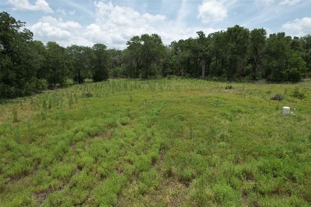 175 Coastal Lane, Luling, TX 78648