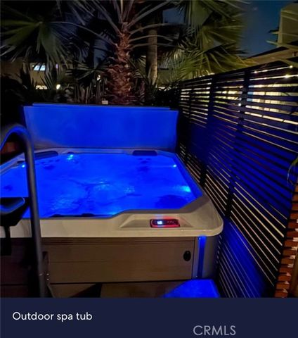 210 10th Street, Huntington Beach, CA 92648