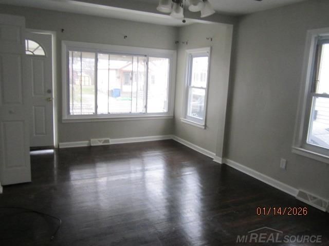 8517 Essex Avenue, Warren, MI 48089