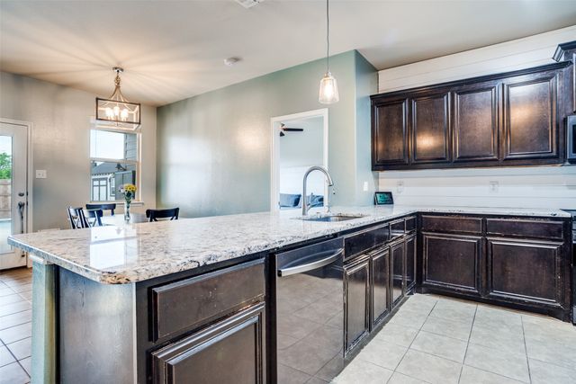 612 W Grove Circle, Anna, TX 75409