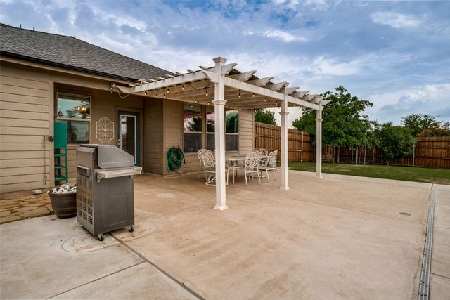 612 W Grove Circle, Anna, TX 75409
