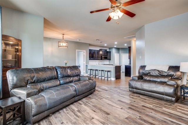 612 W Grove Circle, Anna, TX 75409