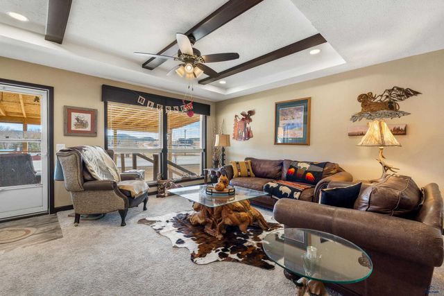 1833 WOOD LILY LN, Custer, SD 57730