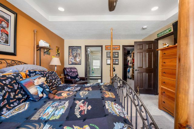 1833 WOOD LILY LN, Custer, SD 57730