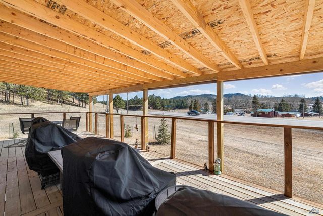 1833 WOOD LILY LN, Custer, SD 57730