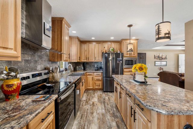 1833 WOOD LILY LN, Custer, SD 57730