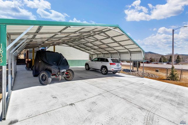 1833 WOOD LILY LN, Custer, SD 57730