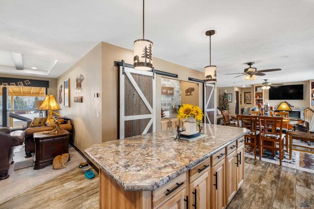 1833 WOOD LILY LN, Custer, SD 57730