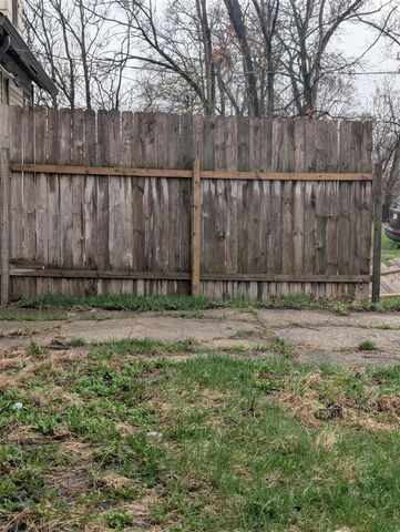 9941 Pinehurst Avenue, Detroit, MI 48204