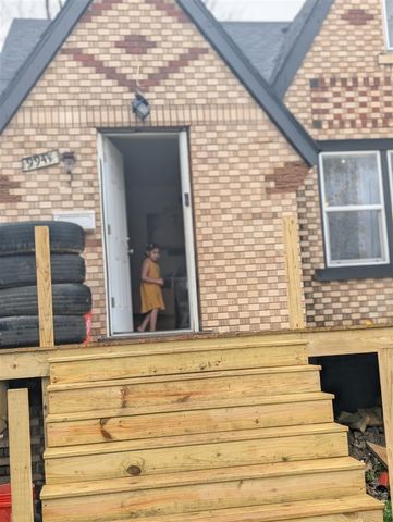 9941 Pinehurst Avenue, Detroit, MI 48204