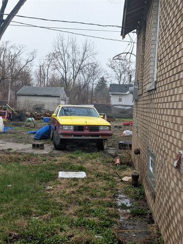 9941 Pinehurst Avenue, Detroit, MI 48204