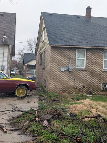 9941 Pinehurst Avenue, Detroit, MI 48204