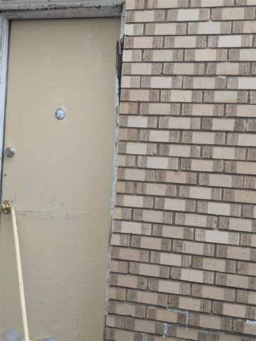 9941 Pinehurst Avenue, Detroit, MI 48204