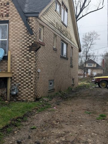 9941 Pinehurst Avenue, Detroit, MI 48204