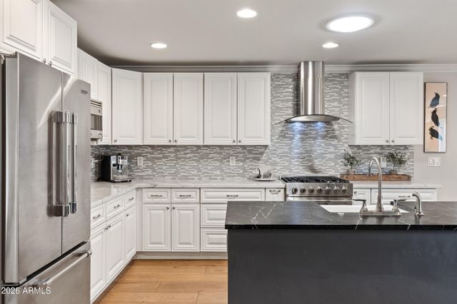 4025 E OSBORN Road, Phoenix, AZ 85018