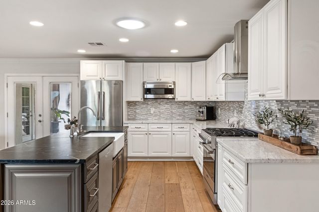 4025 E OSBORN Road, Phoenix, AZ 85018