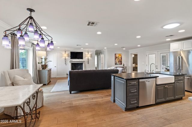 4025 E OSBORN Road, Phoenix, AZ 85018