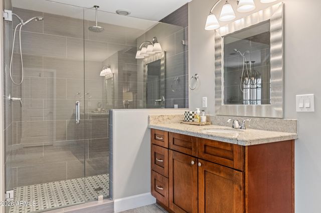 4025 E OSBORN Road, Phoenix, AZ 85018