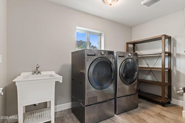 4025 E OSBORN Road, Phoenix, AZ 85018