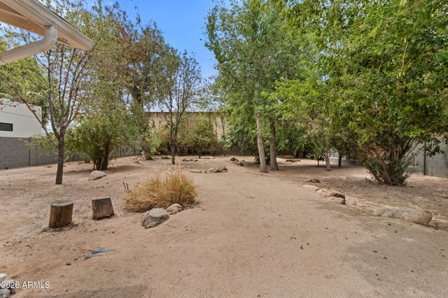 4025 E OSBORN Road, Phoenix, AZ 85018