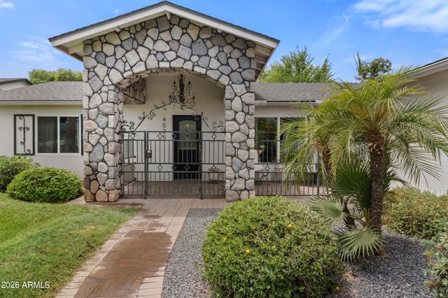 4025 E OSBORN Road, Phoenix, AZ 85018