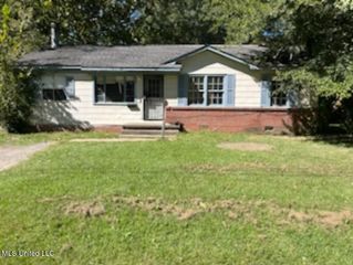 2785 Pinebrook Drive, Jackson, MS 39212