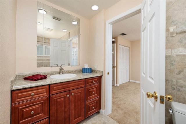 7501 21ST STREET N, St Petersburg, FL 33702