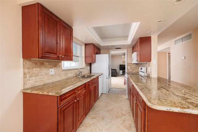 7501 21ST STREET N, St Petersburg, FL 33702