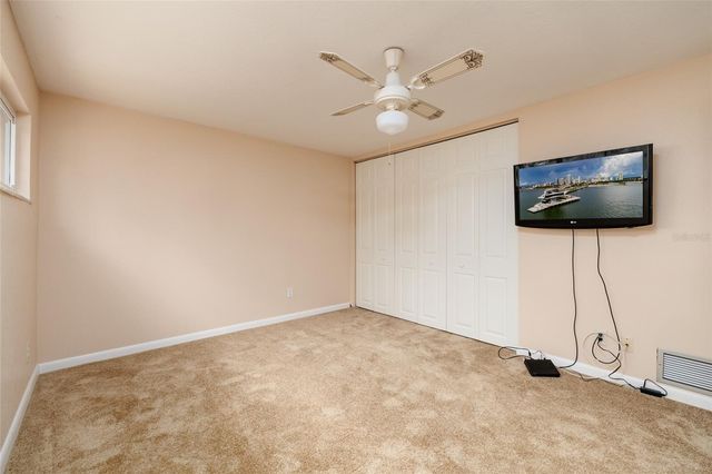 7501 21ST STREET N, St Petersburg, FL 33702