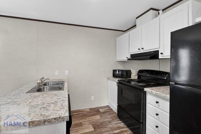 121 North Kiowa Drive, Jesup, GA 31545