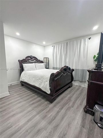 6930 Coolidge St, Hollywood, FL 33024