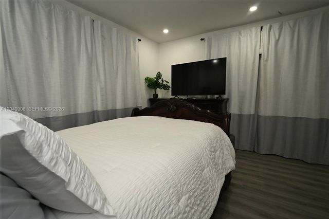 6930 Coolidge St, Hollywood, FL 33024