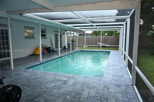 6930 Coolidge St, Hollywood, FL 33024