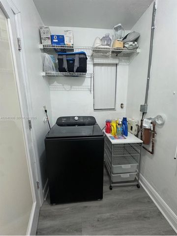 6930 Coolidge St, Hollywood, FL 33024