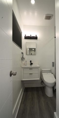6930 Coolidge St, Hollywood, FL 33024