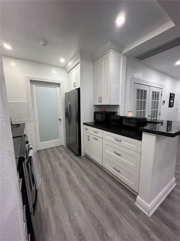 6930 Coolidge St, Hollywood, FL 33024