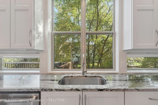 16939 Willowbrook Drive, Haslett, MI 48840