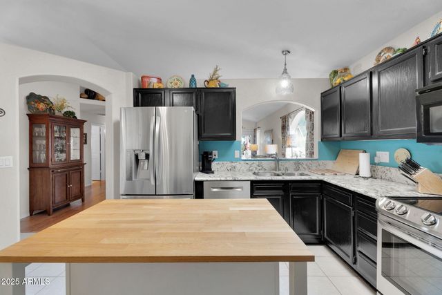 4632 E SHOMI Street, Phoenix, AZ 85044