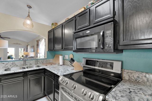 4632 E SHOMI Street, Phoenix, AZ 85044