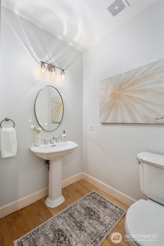 221 4th Street S, Kirkland, WA 98033