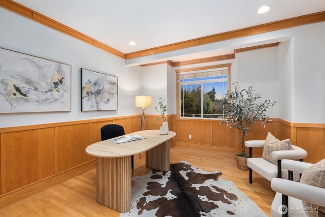 221 4th Street S, Kirkland, WA 98033