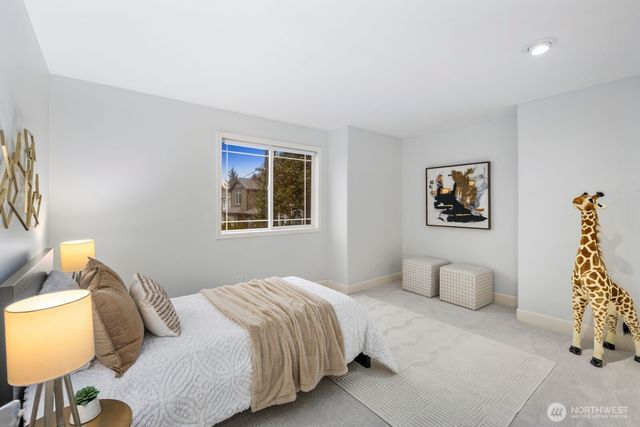 221 4th Street S, Kirkland, WA 98033