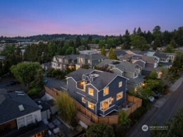 221 4th Street S, Kirkland, WA 98033