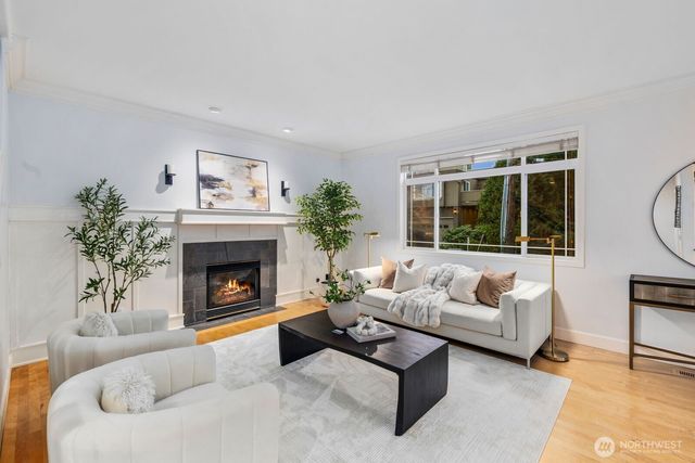 221 4th Street S, Kirkland, WA 98033