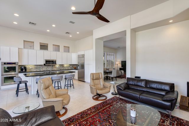 3130 E Squaw Peak Circle, Phoenix, AZ 85016