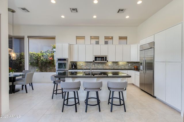 3130 E Squaw Peak Circle, Phoenix, AZ 85016