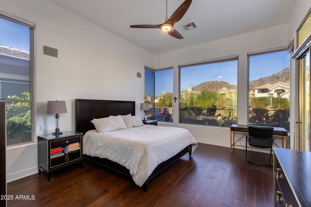 3130 E Squaw Peak Circle, Phoenix, AZ 85016