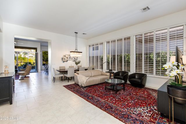 3130 E Squaw Peak Circle, Phoenix, AZ 85016