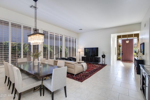 3130 E Squaw Peak Circle, Phoenix, AZ 85016