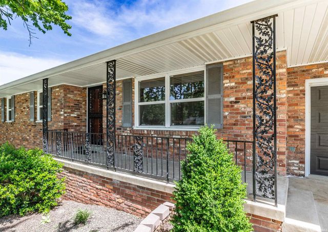 5813 Twickingham Drive, Evansville, IN 47711